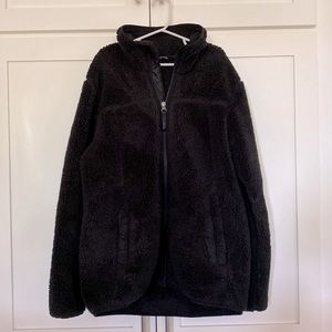 Big Girls North Face Fleece ZipUp Jacket; Black with Black Detail; Good Conditon